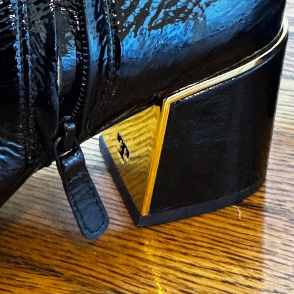Tory Burch Women's Juliana Tumbled Patent Leather Booties Size 9 - Picture 4 of 12